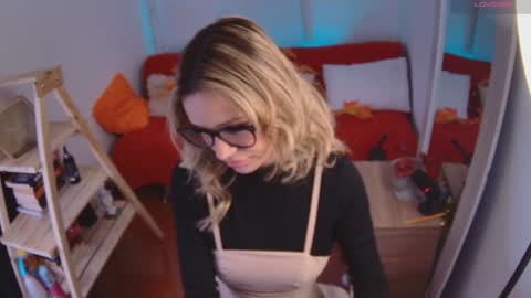 Snapshot of lucy_priincess chatting on January 1, 1:15 am lucy online show from January 1, 1:15 am