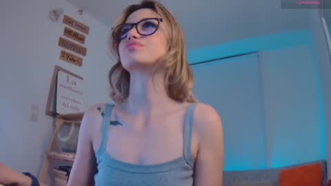 Snapshot of lucy_priincess chatting on January 10, 11:18 pm lucy online show from January 10, 11:18 pm