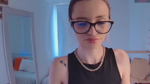 Snapshot of lucy_priincess chatting on January 19, 8:19 pm lucy online show from January 19, 8:19 pm