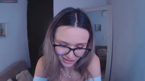 Snapshot of lucy_priincess chatting on September 16, 3:29 am lucy online show from September 16, 3:29 am