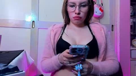 Snapshot of lucy_s3x chatting on November 12, 5:30 am Lulu online show from November 12, 5:30 am