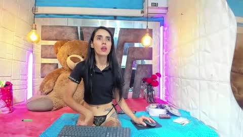Snapshot of lucy_unlimited chatting on May 14, 1:51 pm Lucy unlimit come back here online show from May 14, 1:51 pm