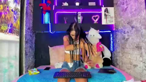 Snapshot of lucy_unlimited chatting on June 28, 7:53 pm Lucy unlimit come back here online show from June 28, 7:53 pm