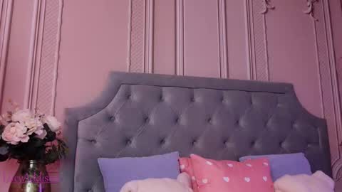 Snapshot of lucyaddison chatting on November 11, 4:12 am LucyAddison online show from November 11, 4:12 am