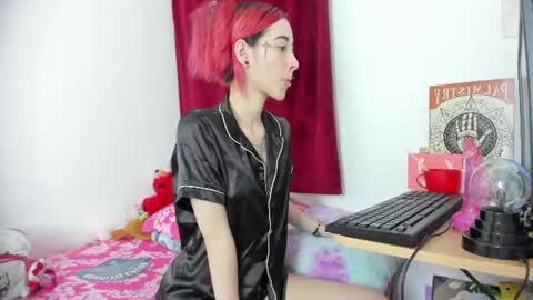 Snapshot of lucyblood chatting on July 11, 2:03 am lucyblood online show from July 11, 2:03 am