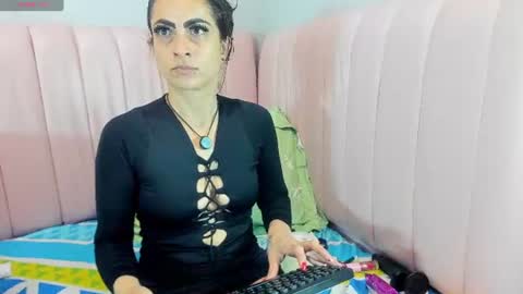 lucycarterr online show from June 27, 3:55 am