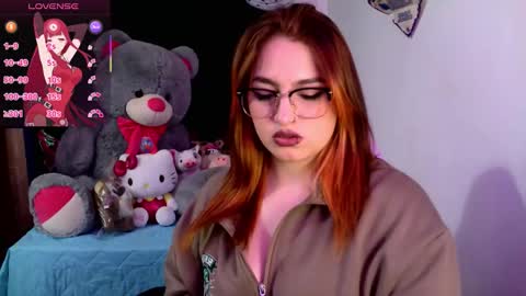 Snapshot of lucycherry__ chatting on October 27, 11:20 pm LUCIA online show from October 27, 11:20 pm