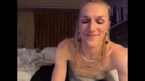 lucyheifer online show from September 15, 1:49 am