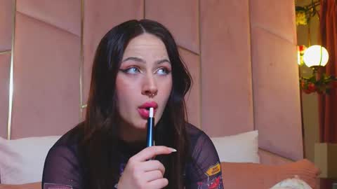 Lucy Lexton online show from March 14, 4:34 pm