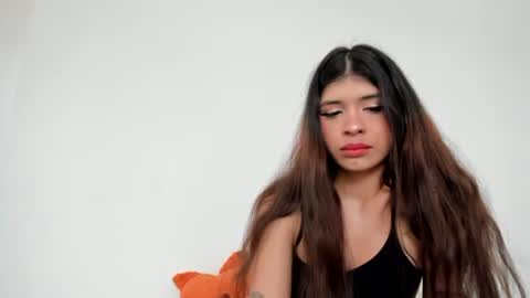 lucyportman online show from May 1, 9:08 pm