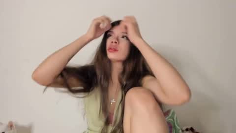 Snapshot of lucyportman chatting on June 28, 6:19 am lucyportman online show from June 28, 6:19 am