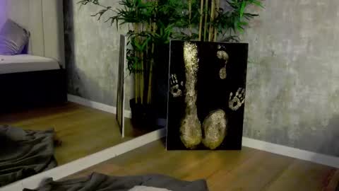 lucyrayy online show from March 3, 10:04 pm