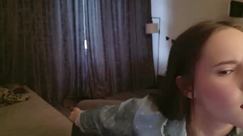 Lucy Rose online show from February 22, 1:42 pm