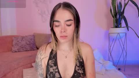 Lucy online show from October 27, 4:38 am