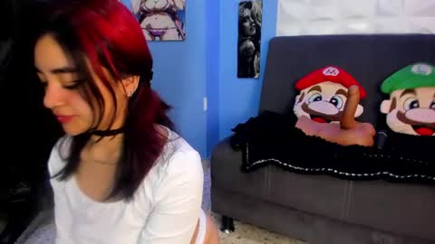 Snapshot of lucywalkeer chatting on June 18, 8:13 pm LucyWalkeer online show from June 18, 8:13 pm