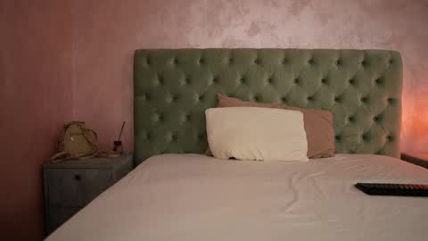 LucyWillow online show from April 27, 5:05 am