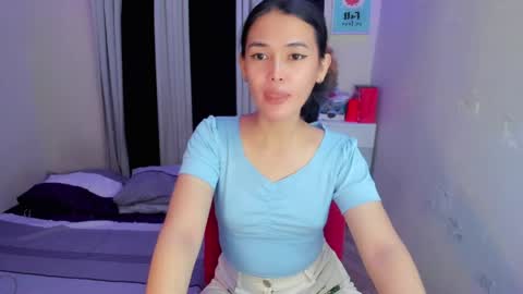 Lucy online show from May 17, 9:33 pm