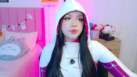Snapshot of lucyy_peach chatting on October 28, 3:21 am LUCYY FROM HOME  online show from October 28, 3:21 am