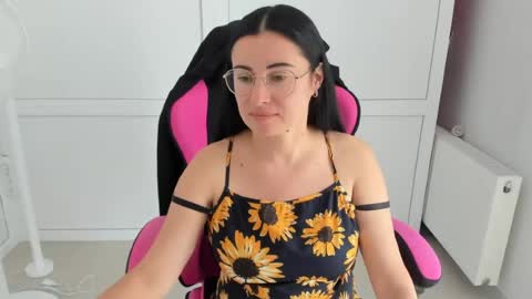 Snapshot of lucyycharm chatting on July 10, 12:41 pm Lucy online show from July 10, 12:41 pm