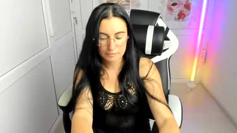 Snapshot of lucyycharm chatting on July 27, 12:45 pm Lucy online show from July 27, 12:45 pm