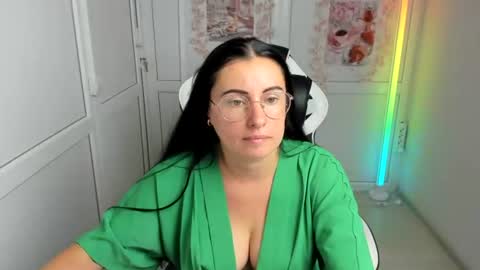Snapshot of lucyycharm chatting on July 28, 12:12 pm Lucy online show from July 28, 12:12 pm