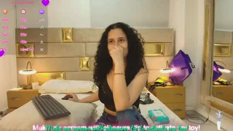 Snapshot of ludovicca_mark chatting on May 16, 9:13 pm Ludovicca Mark online show from May 16, 9:13 pm