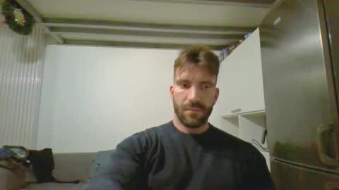 Snapshot of ludovichi chatting on December 18, 6:47 pm ludovichi online show from December 18, 6:47 pm