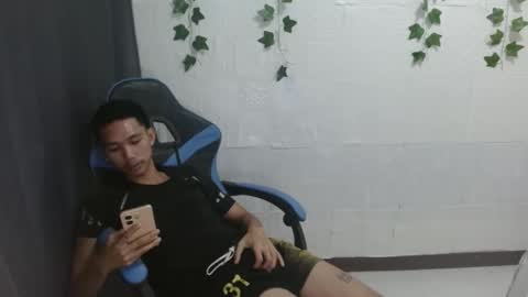 Snapshot of lui_the_fucker chatting on October 24, 11:34 pm lui_the_fucker online show from October 24, 11:34 pm