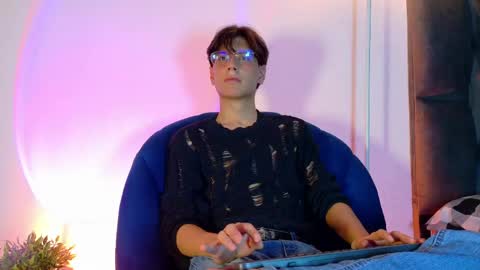 Lui online show from April 28, 3:22 am
