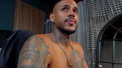 Luigi Vitale online show from December 9, 4:12 am