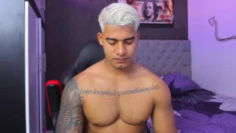 Luigi Independent model online show from January 17, 4:06 am