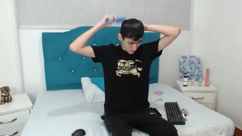 Snapshot of luigimarchetti chatting on November 28, 7:49 pm luigimarchetti online show from November 28, 7:49 pm