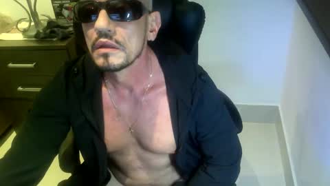 luigtkrj online show from May 31, 9:05 pm