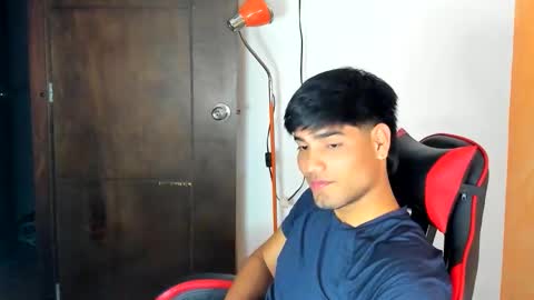 Snapshot of luigy17 chatting on October 22, 3:51 am luigi online show from October 22, 3:51 am