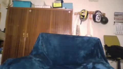 Snapshot of luis2423 chatting on December 1, 11:54 pm A slave to the mistress.. un esclavo para las amas dominantes. online show from December 1, 11:54 pm