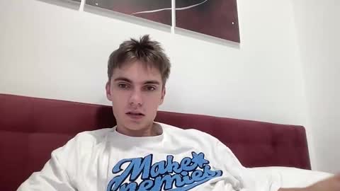 Snapshot of luis_7777 chatting on October 20, 11:43 am Luis online show from October 20, 11:43 am