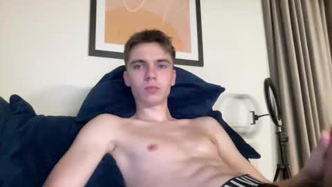 Snapshot of luis_7777 chatting on November 28, 6:16 am Luis online show from November 28, 6:16 am