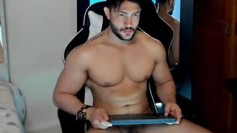 luis_baptista online show from December 15, 7:53 pm