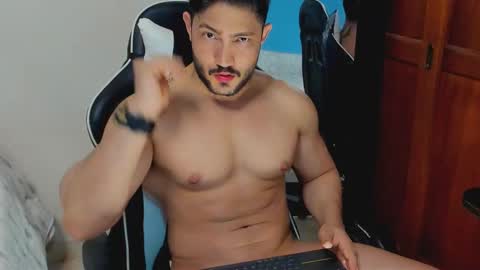 luis_baptista online show from November 9, 1:37 am