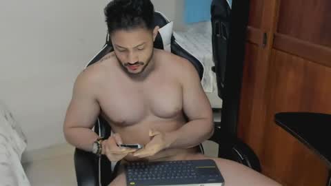 luis_baptista online show from April 22, 12:46 am