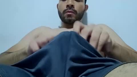 Snapshot of luis_hunk chatting on February 17, 7:16 am Andrew online show from February 17, 7:16 am