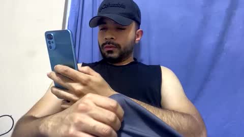 Snapshot of luis_hunk chatting on May 7, 7:14 am Andrew online show from May 7, 7:14 am