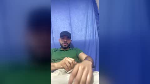 Snapshot of luis_hunk chatting on May 17, 10:39 pm Andrew online show from May 17, 10:39 pm