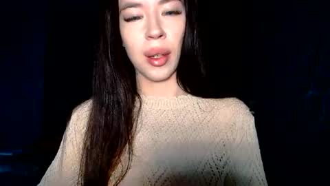 luisa lovedom online show from June 12, 7:51 am
