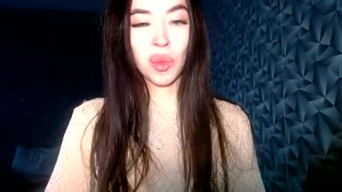 luisa lovedom online show from June 18, 11:25 am