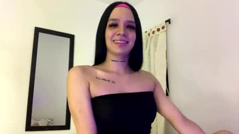   Luisa Fernanda  online show from February 1, 1:37 am