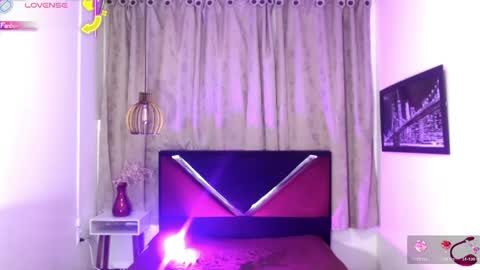 Snapshot of luisa_torres__ chatting on May 17, 3:30 pm luisa_torres__ online show from May 17, 3:30 pm