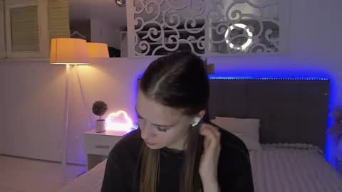 Snapshot of luisaclover chatting on July 27, 1:01 am LuisaClover online show from July 27, 1:01 am