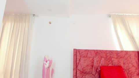 Snapshot of luisaelizaa__ chatting on June 1, 3:58 pm Luisa online show from June 1, 3:58 pm