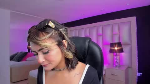 Luisa  online show from December 17, 5:30 pm